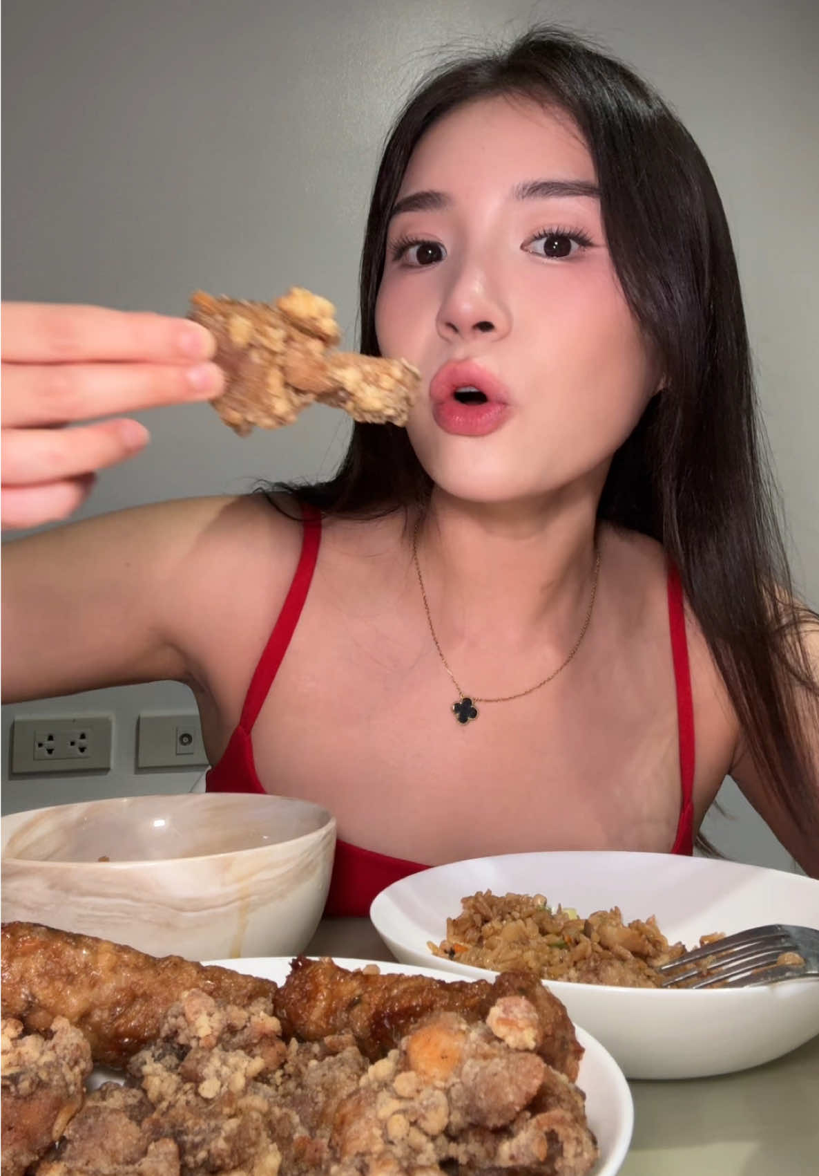 Iba parin ang luto ni mama at papa 🥹🥰 please try my parents’ authentic chinese filipino dishes at @fatluck.ph !!  #mukbang #eatingshow #asmrsounds #Foodie #FoodTok #chinesefood #fatluck 