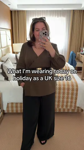 Today’s #midsizeootd wearing @RELR and @WE ARE RUNE #midsizeoutfitinspo #affordablefashion #size16style #size16fashion #