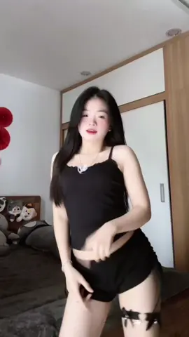 1 chút đen huyền bí