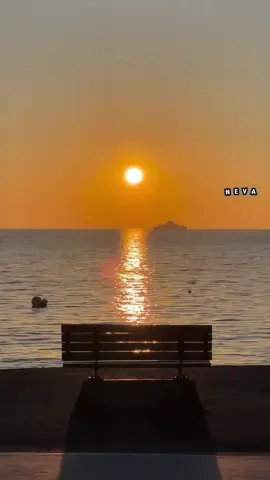 ❈𝐤𝐚𝐝ı𝐧 𝐠ö𝐤𝐲ü𝐳ü,𝐚𝐝𝐚𝐦 𝐫𝐞𝐧𝐤 𝐤ö𝐫ü🥀🖤 #kesfet #kizgin #kırgın #kalpyarası #aci #gercekler #kesfetteyiz 