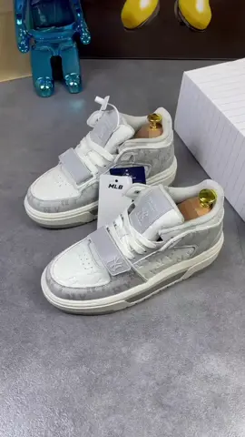 MLB Liner Mid Grey  Ta  nói nó đẹp  Size 36-44  #MLB #StreetStyle #GiàyĐẹp #HanhPhanSneaker #SneakerTrend #FYP #OOTD 