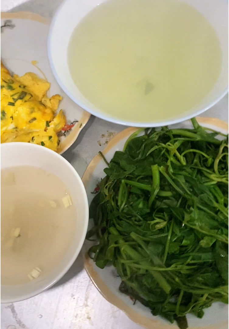 Ăn cơm thuii 🍚🥢 🥬🍳✨ #nauan #vlognauan #nauanmoingay #cuocsongthuongngay #xh #manhhuongnoi 