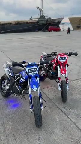 Kalian team merah apa biru 🙄 @Yudha K D S  #crfmodifikasi #wrmodifikasi #wr155 #supermotoindonesia #crf150l #xyzbca #s2mdecal 