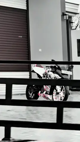 Intha ponnu ean alllu 🔐🤍🙈 #bloodyrc #rc200lover #vavuniya_gethu #rc390_lovers #foryoupage #bikelover #bikegirl 