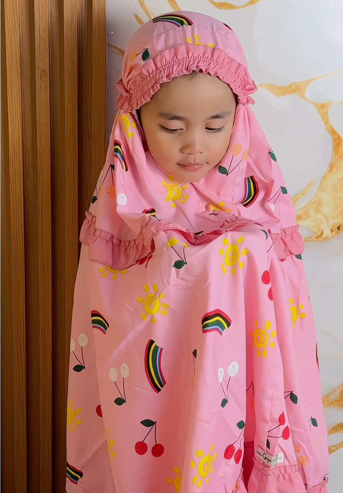 Rekomendasi mukena anak motifnya cantik, bahan adem, anak pasti nyaman pakenya🥰 #fyp #fypシ゚ #JelajahRamadan #mukena #affiliatepemula #affiliatetiktok #mukenaanak #mukenaanakmurah #foryoupage 