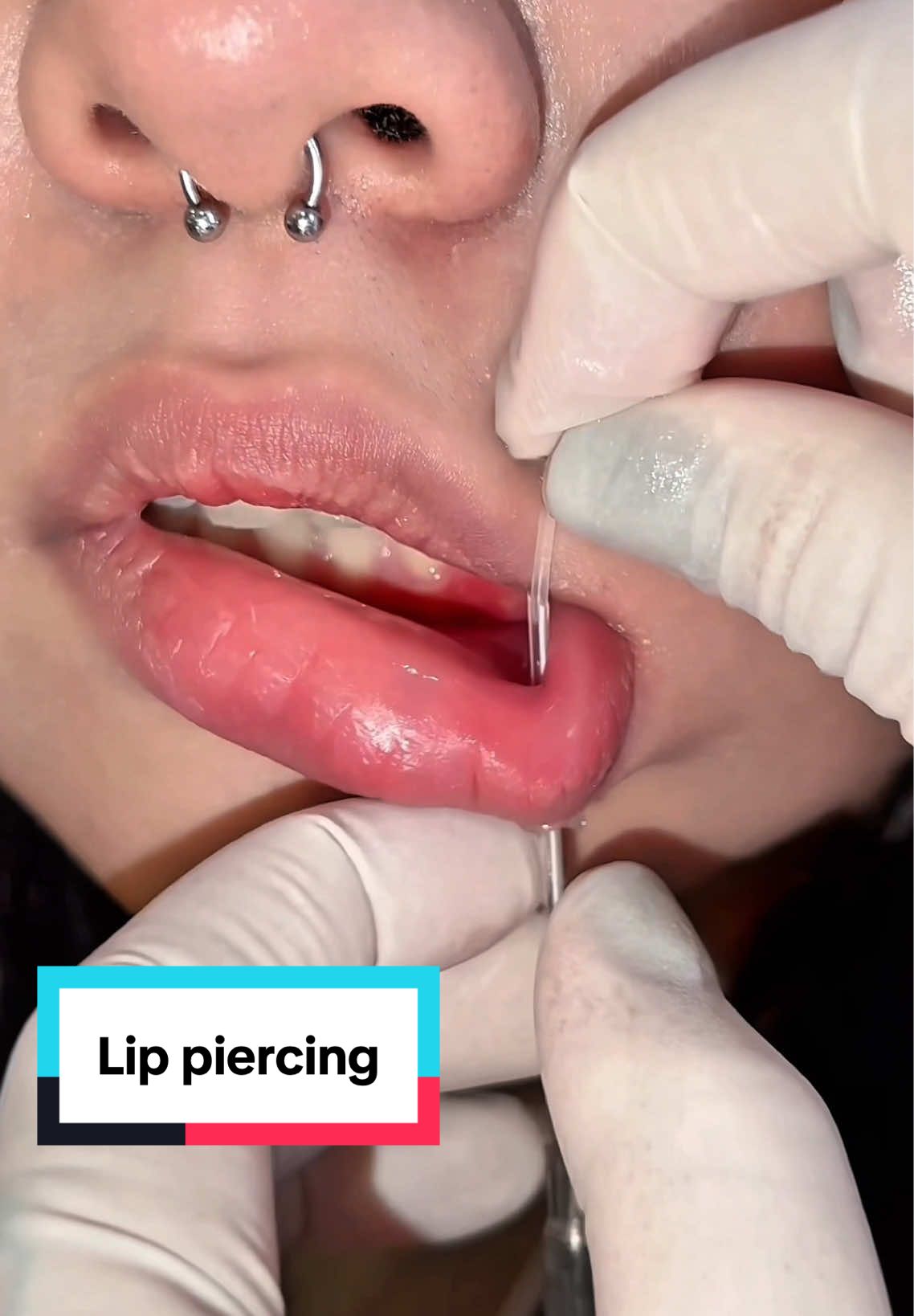Lip piercing #lippiercing #xokhuyen #piercing #xuhuong #vairal 