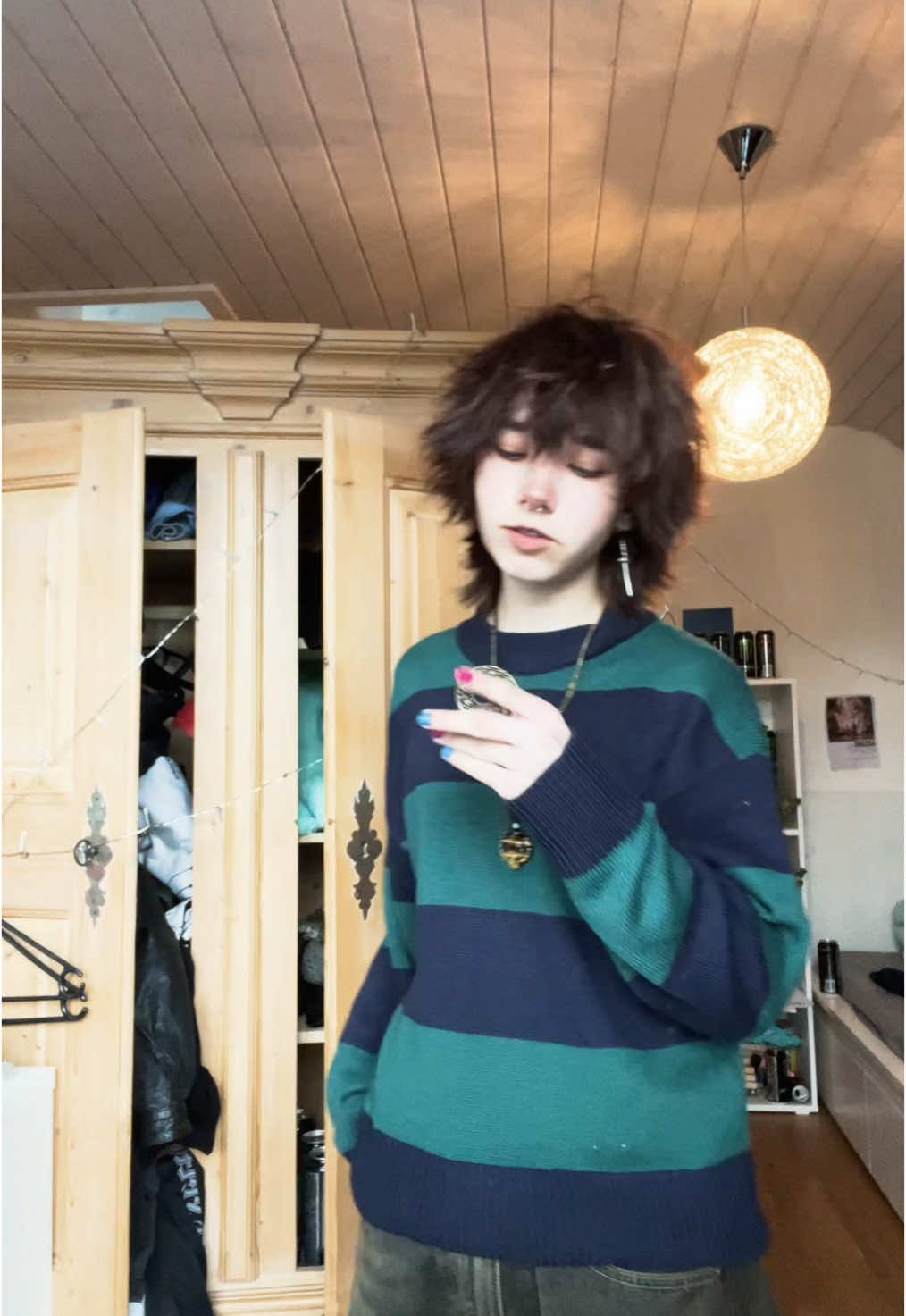 Me acting like I was actually cool and mysterious |tags| #bleb #hair #chaos #fynn #hethey #alternative 