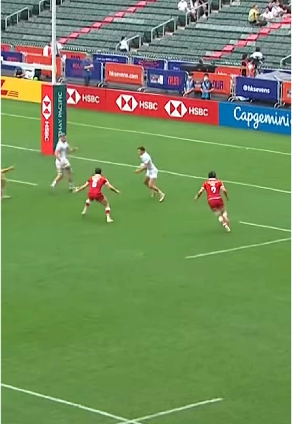 They thought they had him cornered 😳 #HSBCSVNS #HSBCSVNSSGP 