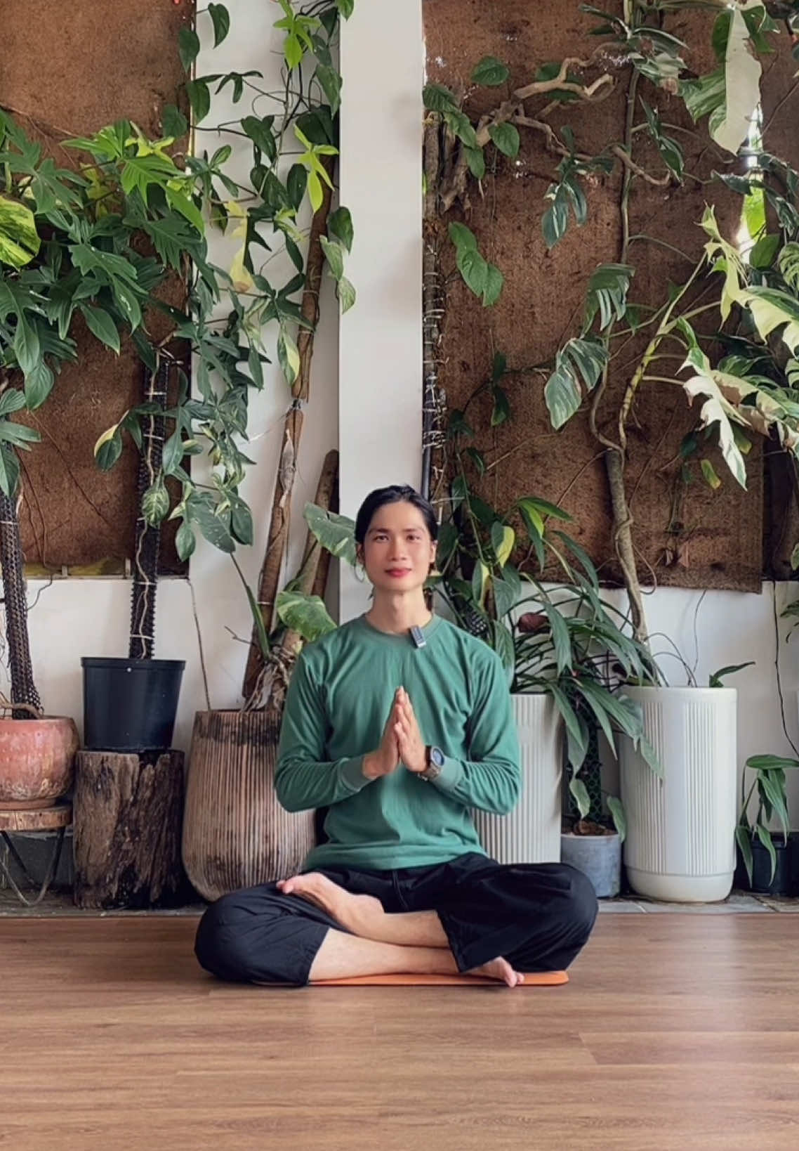 Chào Cả nhà, ai dậy sớm mà không biết làm gì ngoài lướt toptop. Hãy bước xuống giường tập luyện yoga cùng với Toàn 🧘‍♂️ Clb Yoga với Toàn đang chiêu sinh ca sáng 5h30 , 7h30 và ca tối 19h nhé cả nhà 🍀🌵🥰 #yogavoitoan #yogabinhtan #yogaquan7 #yogacoban #yogavanphong