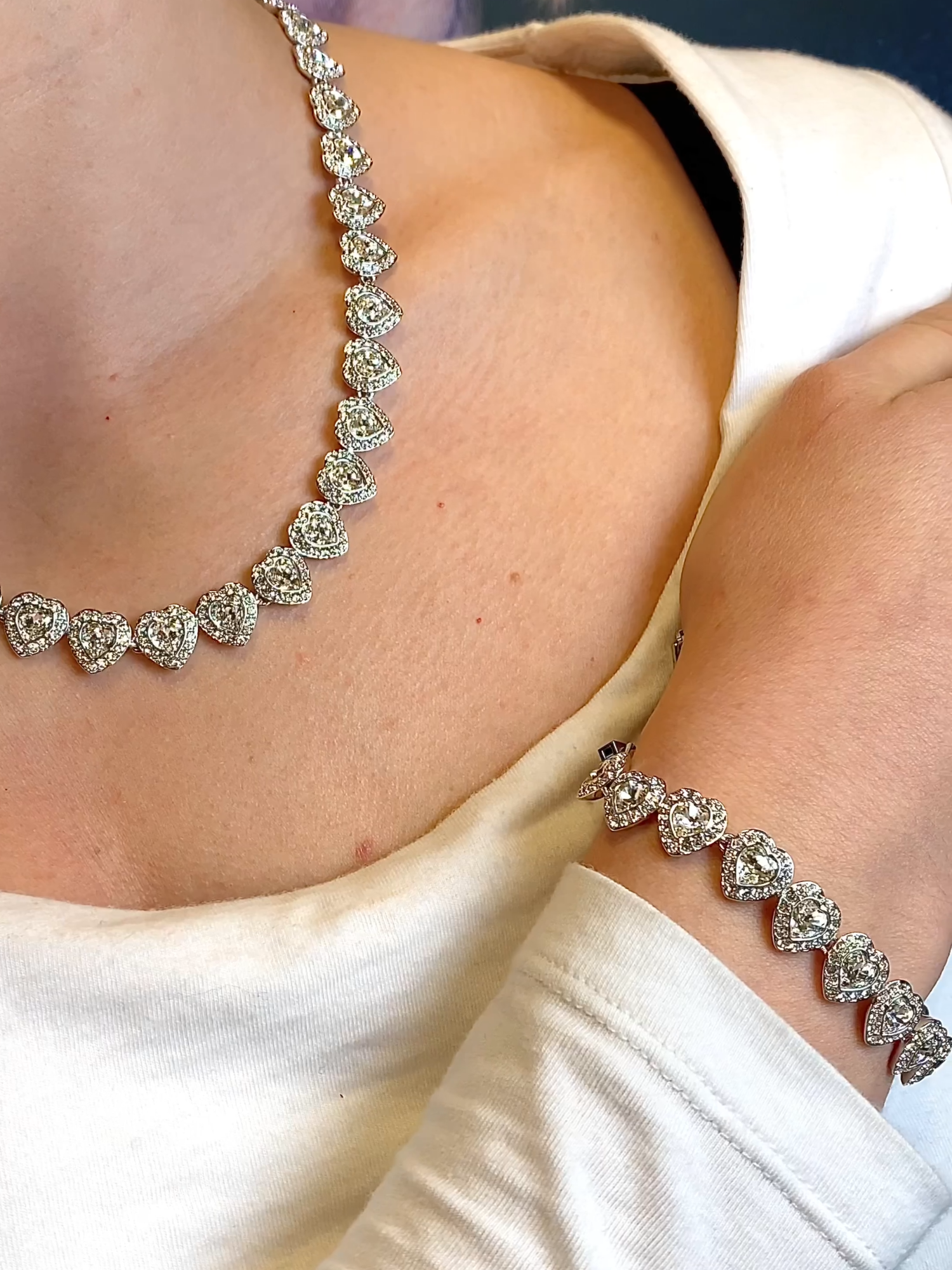 Inspired by the love of music and old Hollywood glamour, The Ariana Grande x Swarovski Capsule collection is here and LIVE on our website 💖 Featuring the Heart Tennis Bracelet & Heart Tennis Necklace - Shop the collection now from the @bluestreakcrystals website under Ariana Grande💫 Looking for a beautiful gift for someone special... choose from our extensive range of Swarovski Jewellery on our website under Gifts 🎁 💫✨ 💎 Swarovski Retail Partner ✨ 100% genuine Swarovski products ✨ Authorised Swarovski Retail Partner ✨ Accessories, figurines home decor & jewellery ✨ Fast worldwide shipping ✨ Available to all customers #swarovski #swarovskijewelry #swarovskijewellery #bluestreakcrystals #trendingjewellery #bracelets #goldjewellery #parati #giftideas #earringsoftheday #bracelet #rings #arianagrande #trending #earrings #explore #explorepage #fashion #fashioninspo #retailtherapy #fashion #jewelry #onlineshopping #crystals #valentinesdaygift #forher #accessories  #earrings #heartjewelry #ArianaGrandexSwarovski