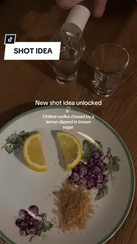 Adds the perfect touch of sweetness 🍋 #albvodka #cocktails #happyhour #vodkadrinks #pregame #shots