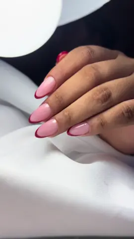 Soft Gel 💅🏻 #french #rojas #nails 