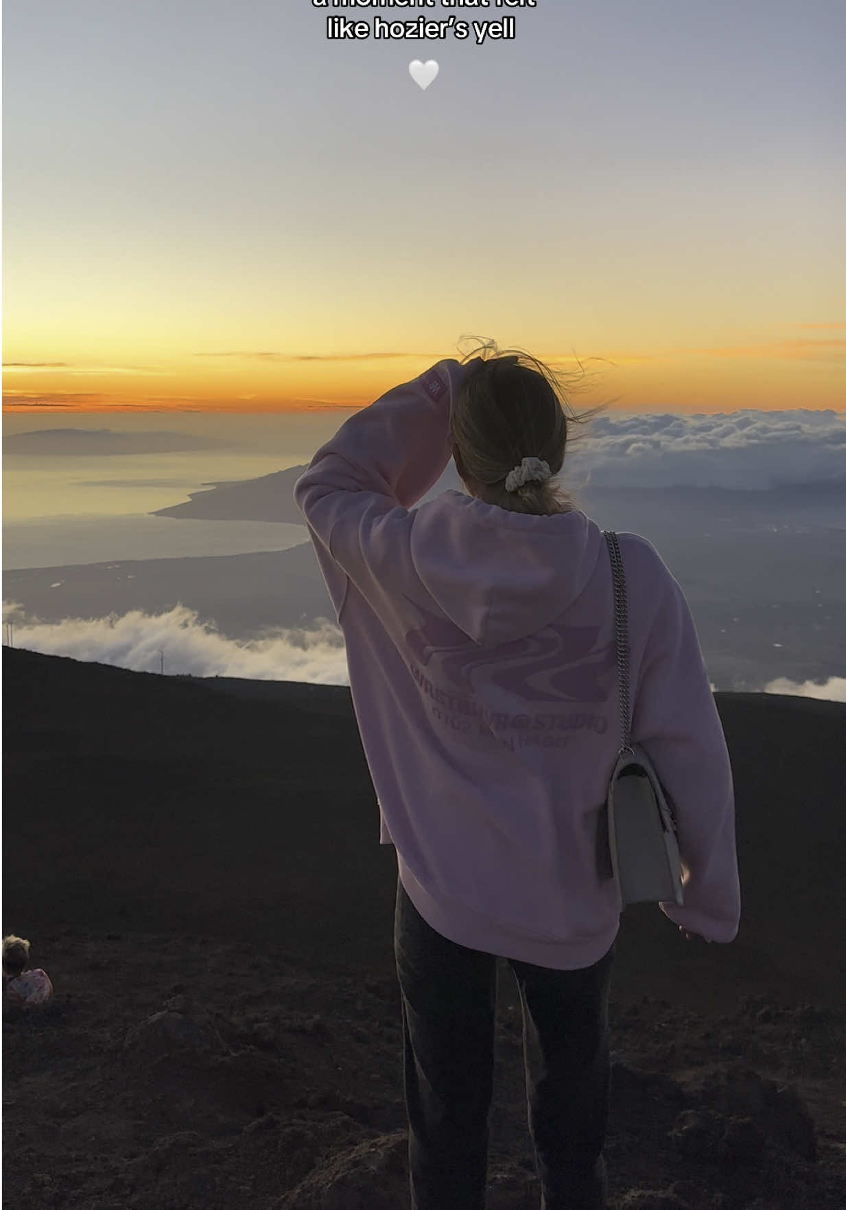 Take me back to Hawaii 🌺  #hozier #magical #hawaii #sunset 