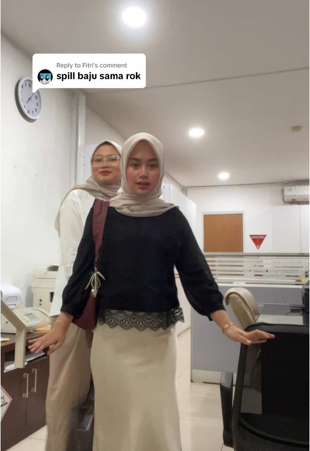 Replying to @Fitri bajunyaa aku beli dioffline store 🤞🏻