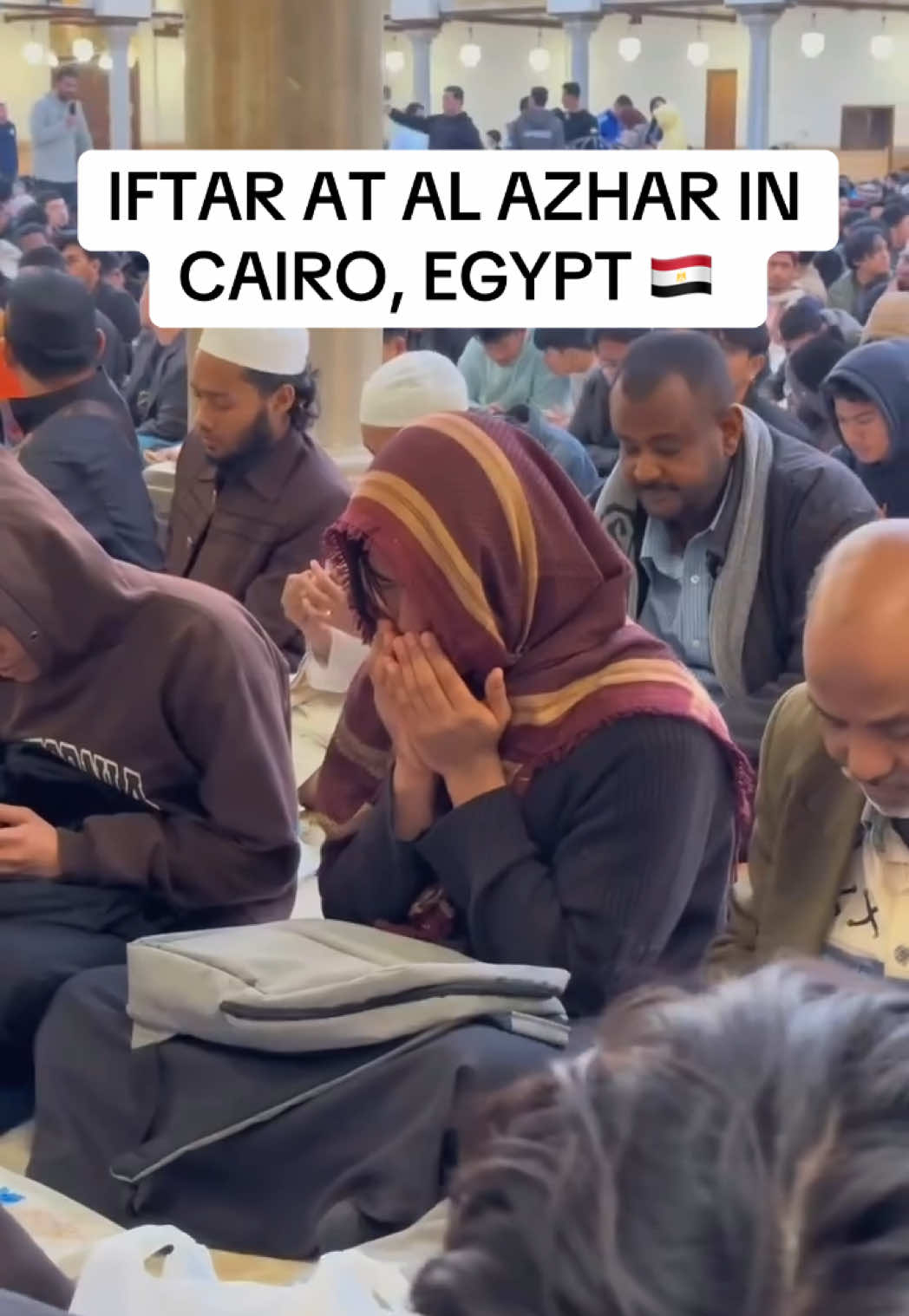 Iftar at Al Azhar University in Cairo, Egypt 🇪🇬 Video by @sergiosyamil #muslim #islam #Ramadan #cairo #egypt 