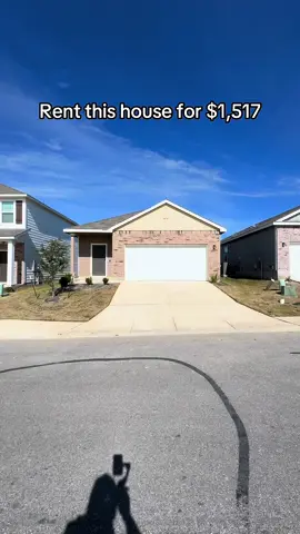 The price includeds smart home features, lawn care, and trash. One of the best deals in the city 🌆  Located near 90/1604📍 Dm me and let’s get started on the application process ☘️