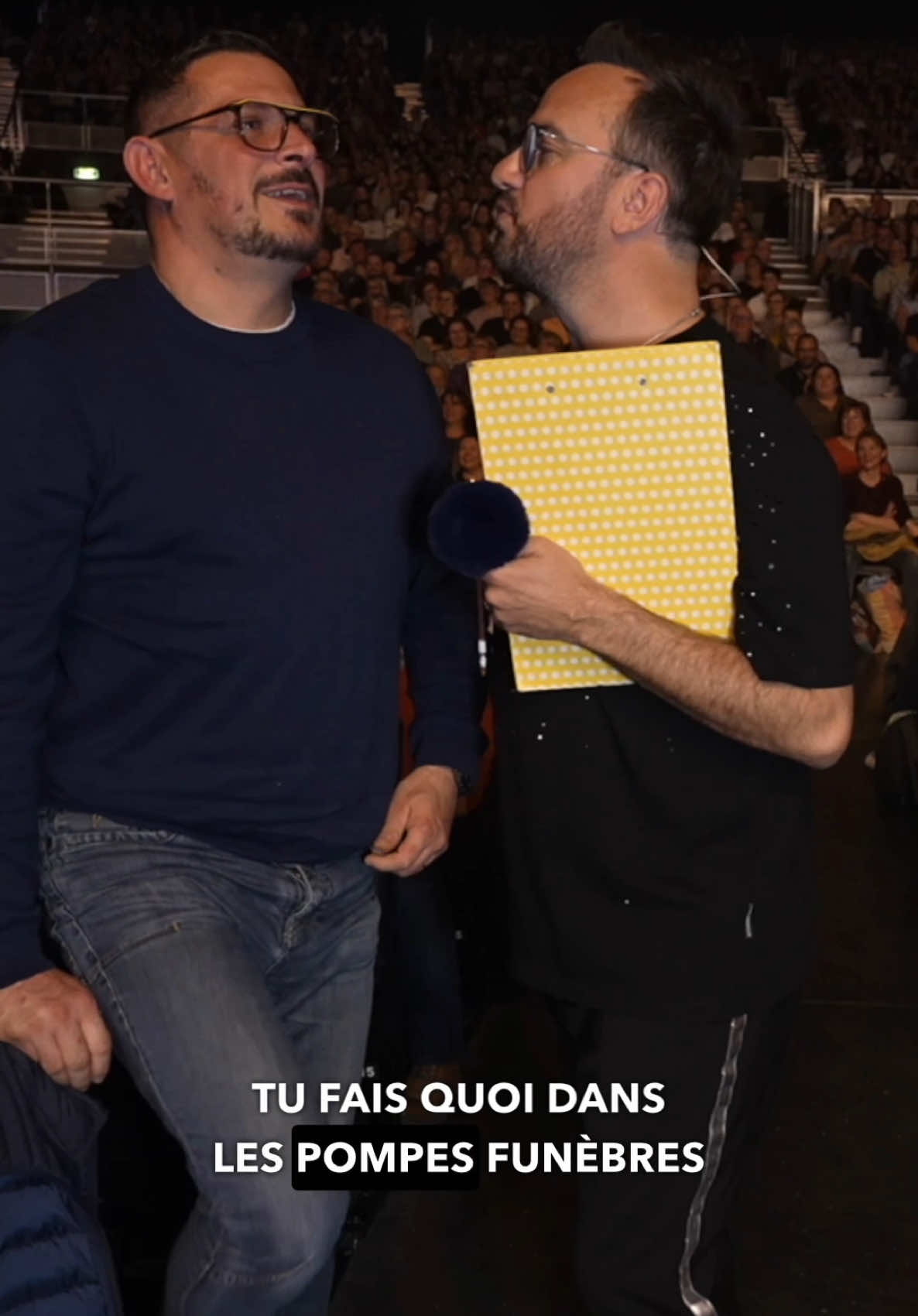 La j ai été choqué trop d’informations : son fils préféré 😂 a quel profondeur on enterre un corps ! Vous êtes pas prêt ! Vive l’humour et l’amour ! Partage et abonne toi si tu rigoles 😜 #humour #sketch #bonhomme #show #ensemble #plaisir 