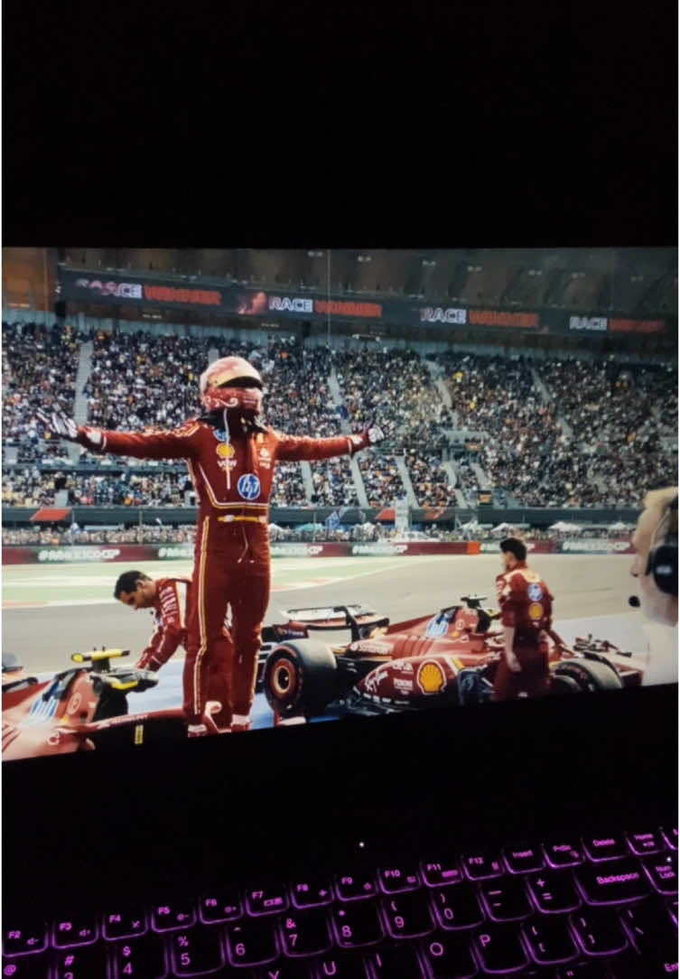 everybody ferarri fans #scuderiaferrari #ferarri #charlesleclerc #carlossainz #formula1 #drivetosurviveseason7 