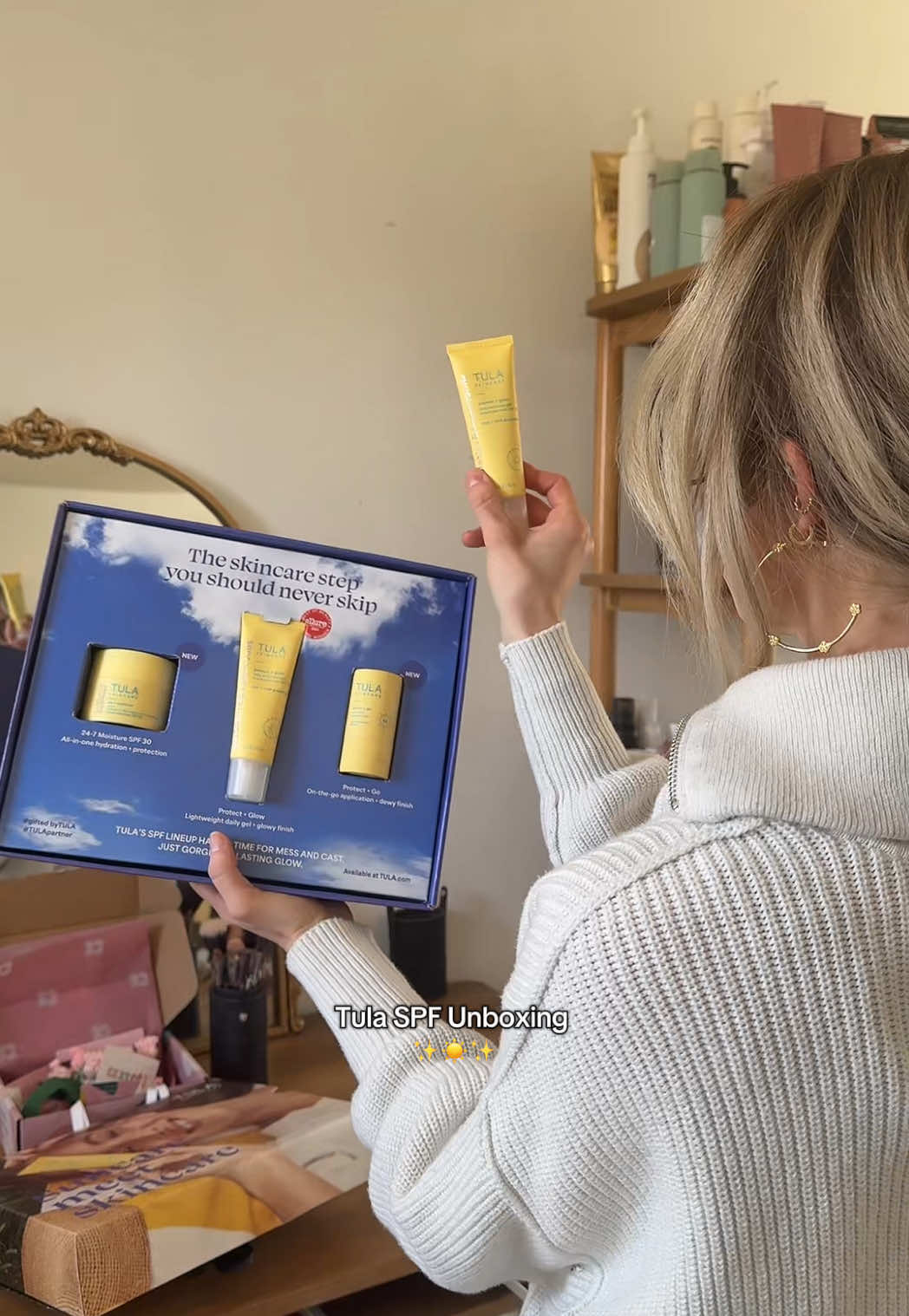 For real one of my favorite face sunscreens!!! 10/10 @TULA skincare tysm!!!  #creatorsearchinsights #hairinfluencer #sunscreen #prunboxing #teamwork #contentcreator #tula #spf #facesunscreen #girlssupportgirls 