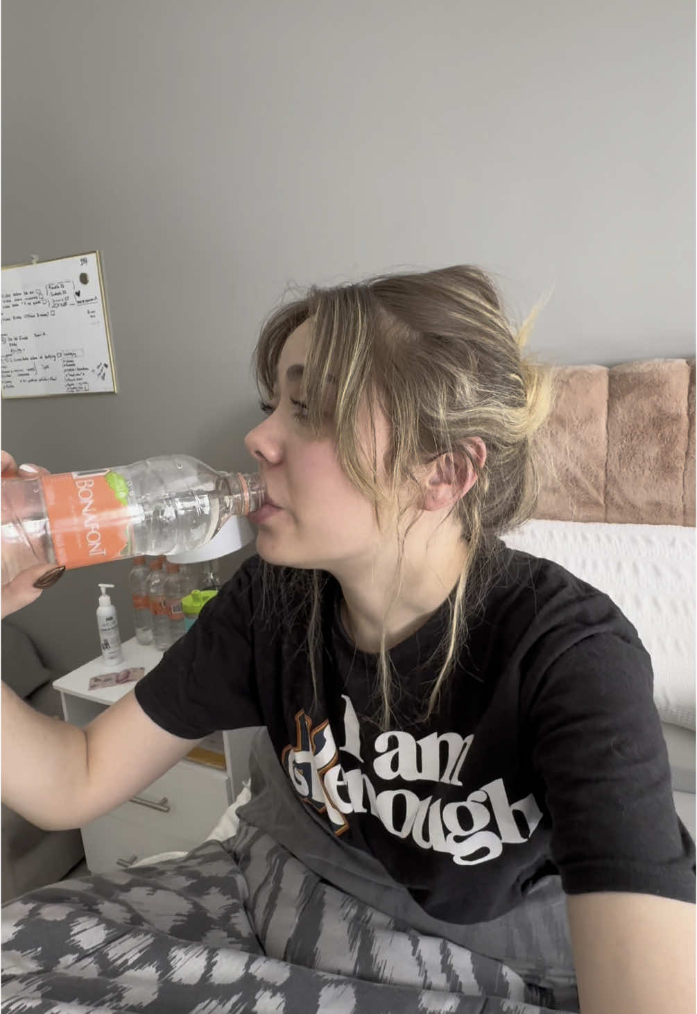 Acompañenme en un domingo de flojera con mi agua Bonafont 100% natural! @Bonafont México #publicidad #NaturalmentePoderosa #TomaAgua