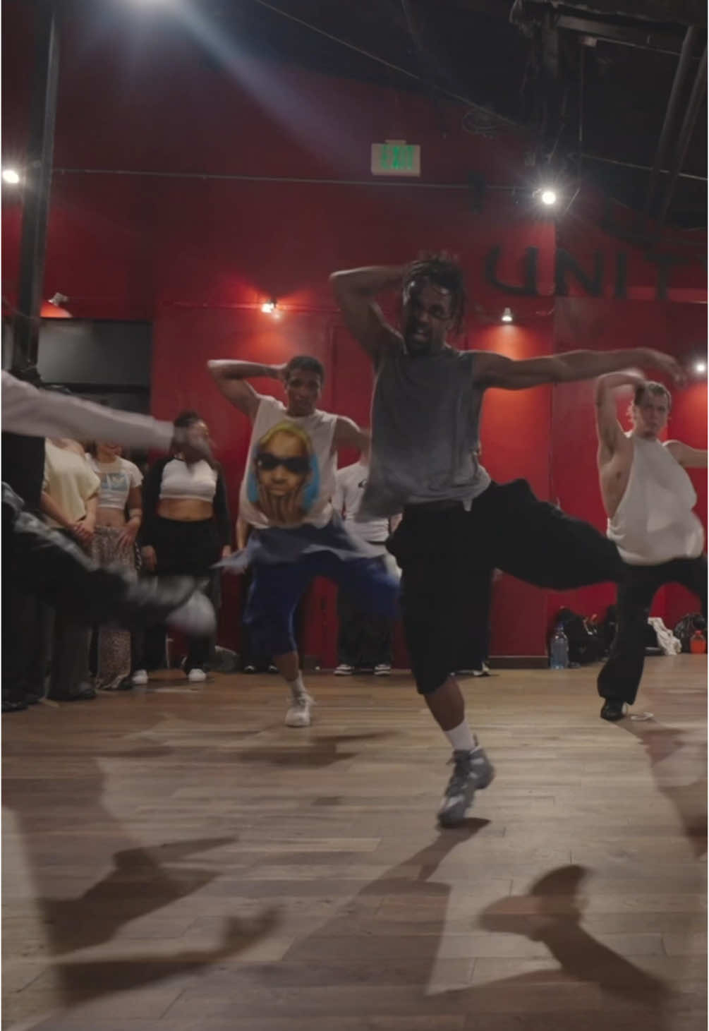 This dance makes me feel magestic lol 🤣 Dc: @Todd Williamson 🔥 #explore #fyp #foryoupage #shewill #toddwilliamsonchoreography #millenniumdancecomplex #dance #dancechallenge #foryou 