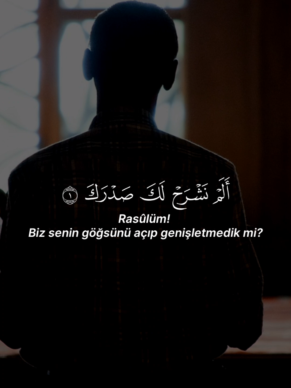 :İnşirâh Sûresi Konusu Konu itibariyle bu sûrenin Duhâ sûresiyle çok benzerliği ve yakın bir alakası vardır. Bu sûrede de yine Efendimiz (s.a.s.)’e ihsan edilen hususi nimetler sayılır. Her zorlukla beraber elbette bir kolaylık olduğu hatırlatılarak, müşriklerin baskısı altında zor günler yaşayan müslümanlar teselli edilir. Buna mukâbil şükür, gayret ve zikrin artırılması talep edilir. #inşirahsuresi #insirahsuresi #kuranmeali #kuran #huzurverenses😌 #القرآن_الكريم #قران #Kadir Gecesi Story #kuranayetleri #ramazan #fyp 