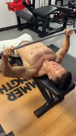 💯💪Details of the chest press exercise #Fitness #tips #chest #muscle #training #barbell 