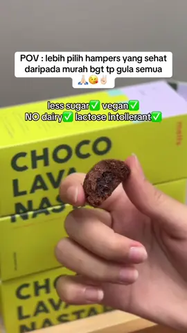 snack sehat mahal❌ snack sehat murah✅ kalo ngemil melts, gak ngerasa bersalah, walaupun makan banyak😂🫶🏻 soalnya less sugar dan plant based. kasih ke orang juga pasti yg dikasih bakal tersentuh karna tau giftnya healthy💚 @Melts.id_2  #meltsindonesia #hampers #hamperslebaran #giftideas #hamperssehat 