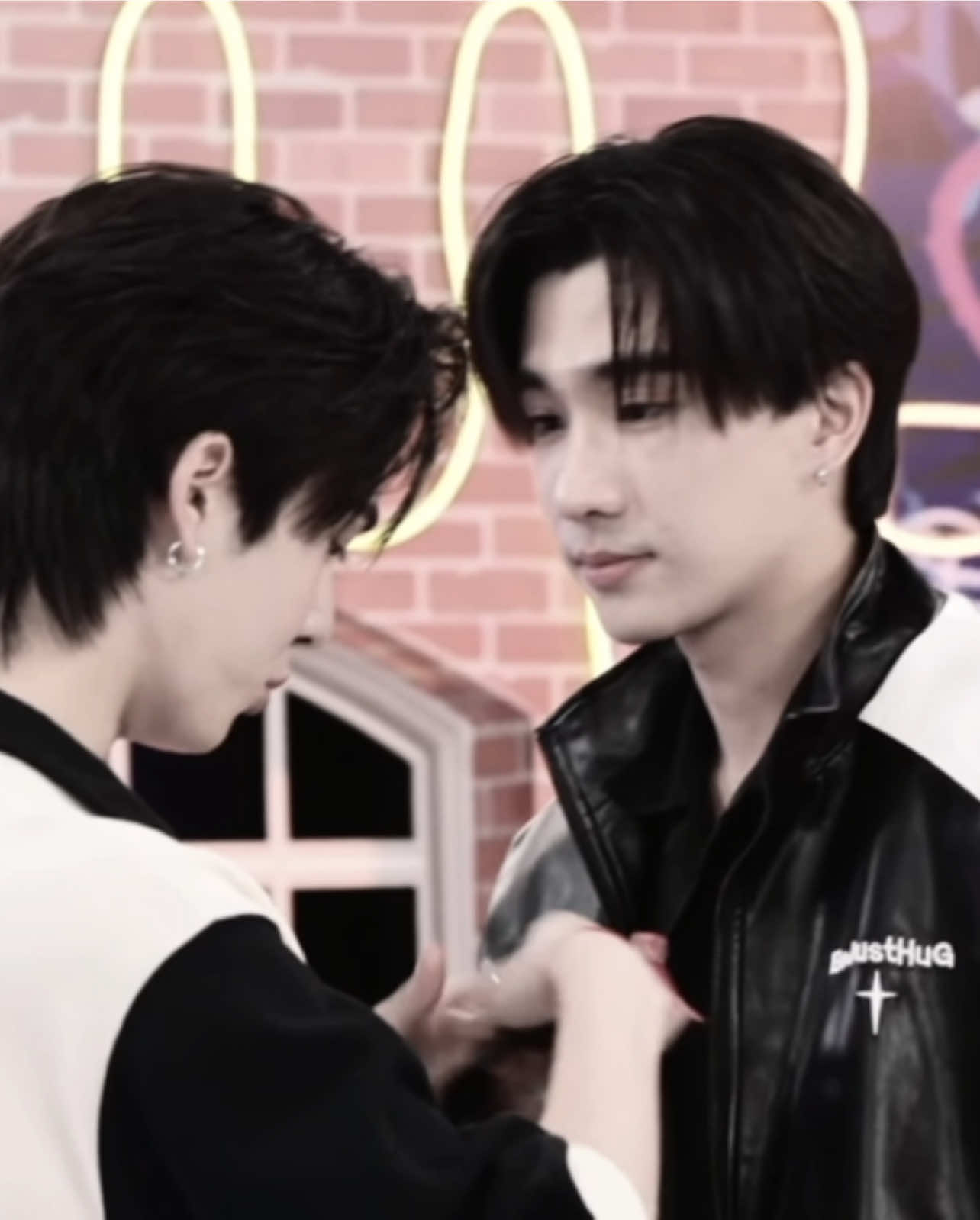 perth you are rich just get a room #perthsanta #perthsantaedit #yothagun #yothagunedit #perfect10liners #perfect10linersedit #yotha #yothaedit #gun #gunedit #perthtanapon #santapp #perthedit #santaedit #bl #bledit #boylove #angst #Love #core #fyp #foryou