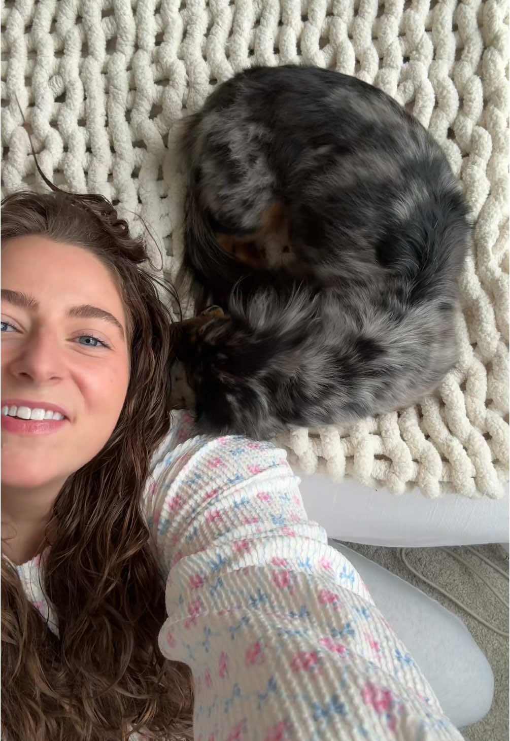 The side eye at the end looking to the right 😭🥹 @ellie bellie the mini ween 
