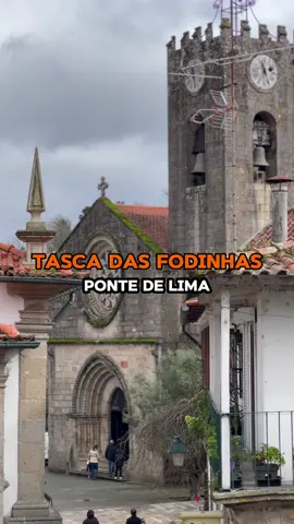 Tasca das Fodinhas. A tasca mais marota de Portugal 😅 uma bela casa com uns bons petiscos. O cardápio da Márcia não posso mencionar aqui, portanto dou os nomes clássicos dos pratos. Que bela experiência em Ponte de Lima.  📍R. do Rosário 24, 4990-104 Pte. de Lima #tascologo #tasco #petiscos #pontedelima #portugal 