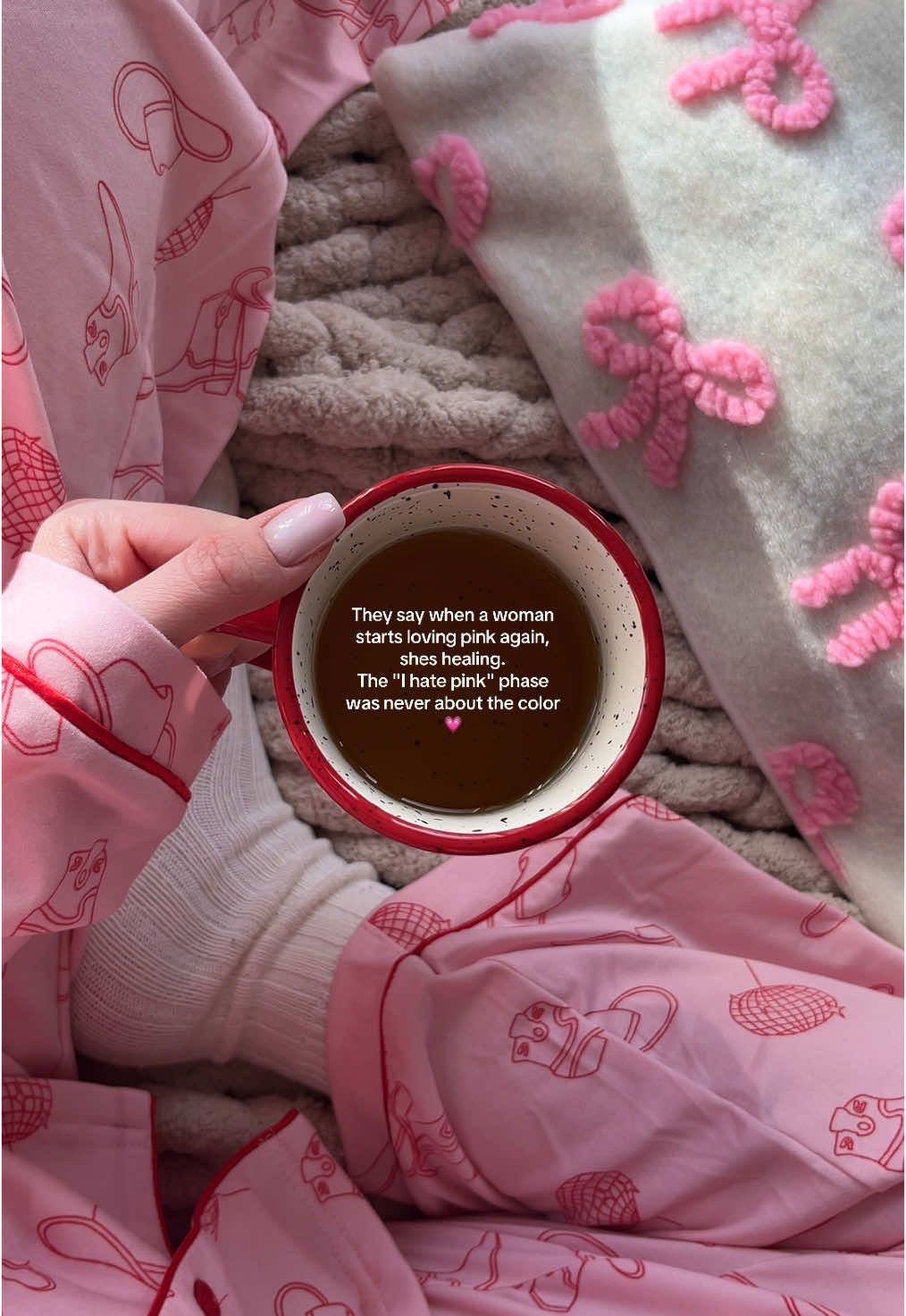 It makes me so happy to see women unapologetically loving pink again ❤️‍🩹🫂 #quotesaesthetic #girlygirlaesthetic #motivationalquotesdaily #pinkaesthetic 