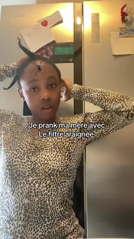 Elle est toujours entrain de tirer sur moi 😭
