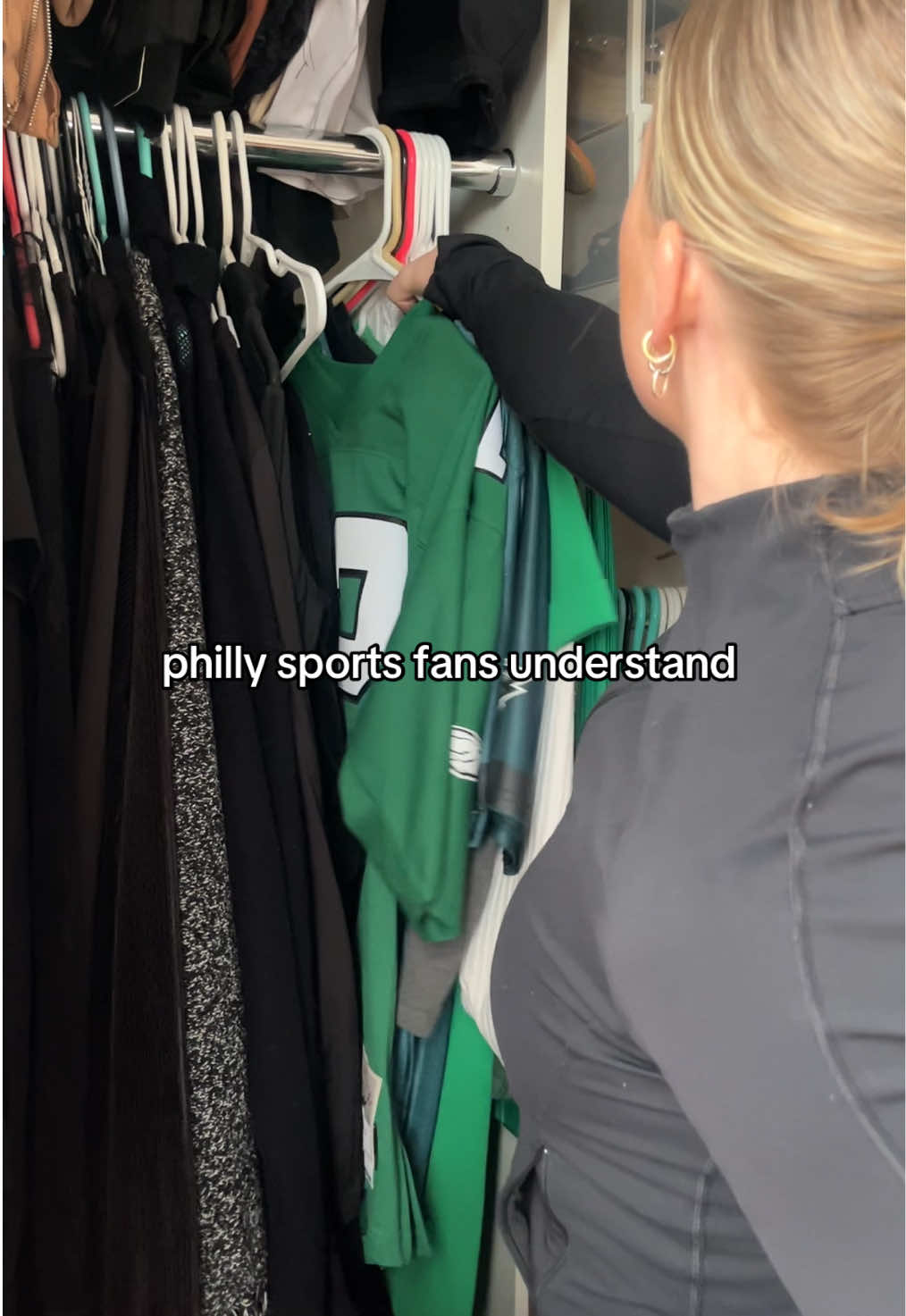 This is our changing of the guard....who's ready for opening day 🤝 #philly #phillysports #philadelphiaeagles #phillies #gobirds 