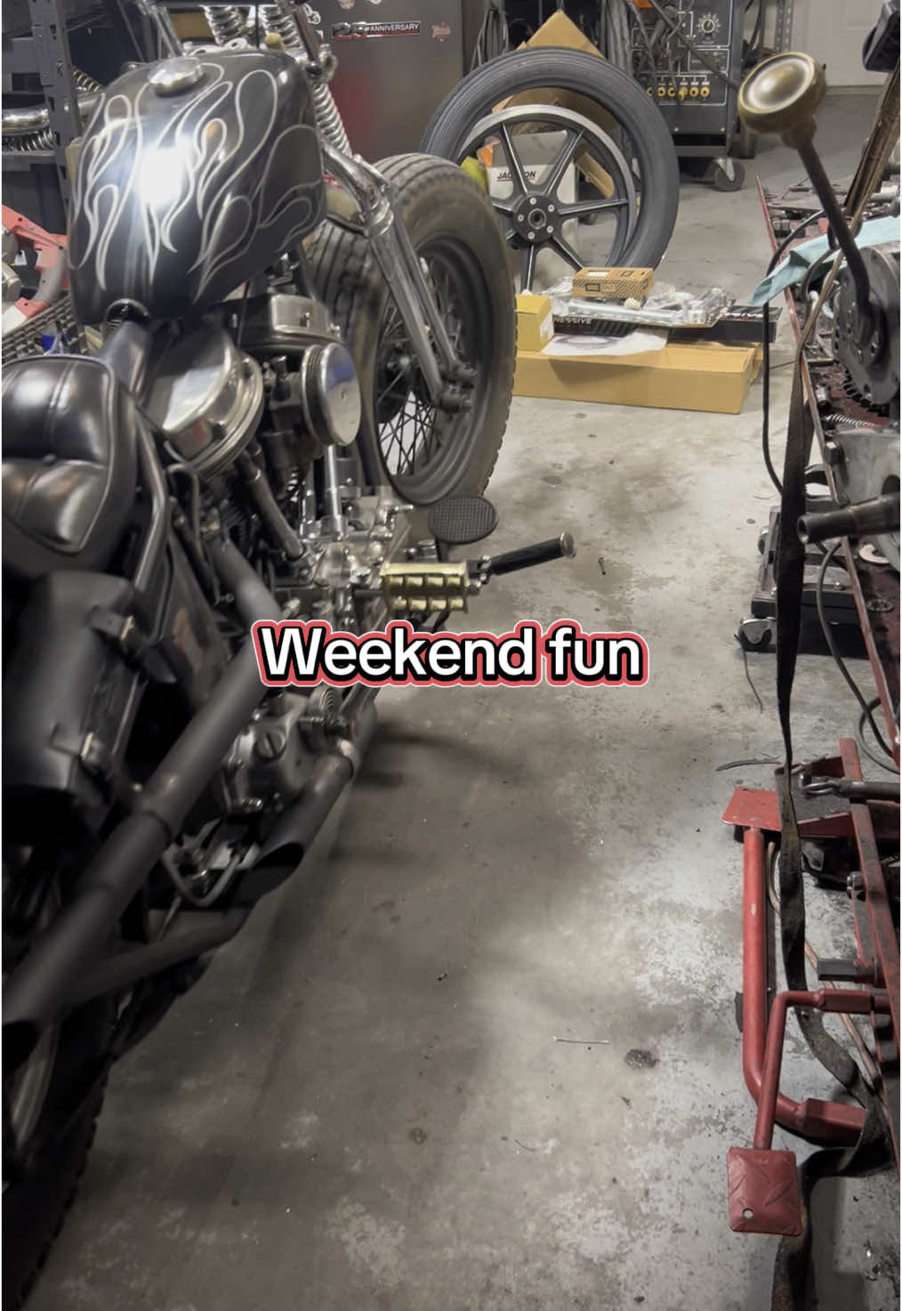 Weekend Harley fun. #motorcycle #harleydavidson #shovelhead #bikelife #foryoupage #fyppppppppppppppppppppppp #fyp #vintageharleydavidson #chopperlife #shovelheadsforever #chopper #panhead #choppershit #livetoride #panheadchopper #biker #reels #harleylife #detailing 