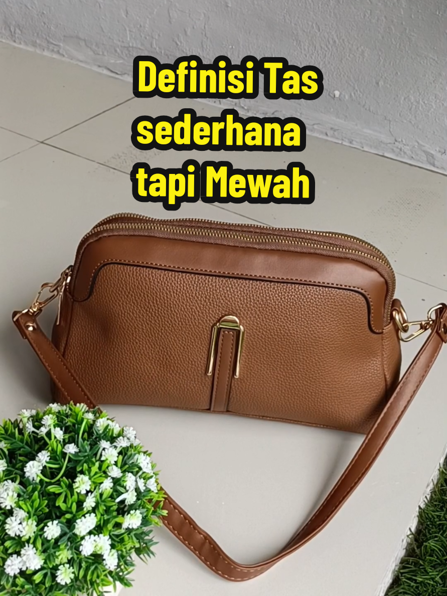 Definisi tas sederhana tapi mewah ,bahan premium dan ringan #tas #tasbahu #taswanita #tasselempang #tasoriginal #tasbranded #taslebaran #slingbag #shouderbag #tasmurah #tasmewah #taskondangan #taselegan #taspremium #izdihaarqinidshop #belilokal #wibgajian #sale #ramadanekstraseru #cuantanpabatas #fashion 