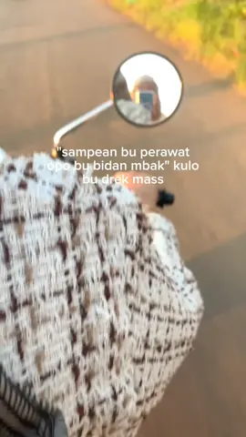 kulo namung bu drek mas😂 #katajawaviral  #katalucu  #storywa  #senjasorehari  #sunset  #capcut  #fyp  #punceldukuhseti  #puncel24jam 