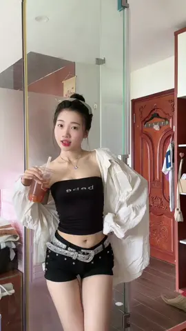 Cần pátt ly trà đào kkk