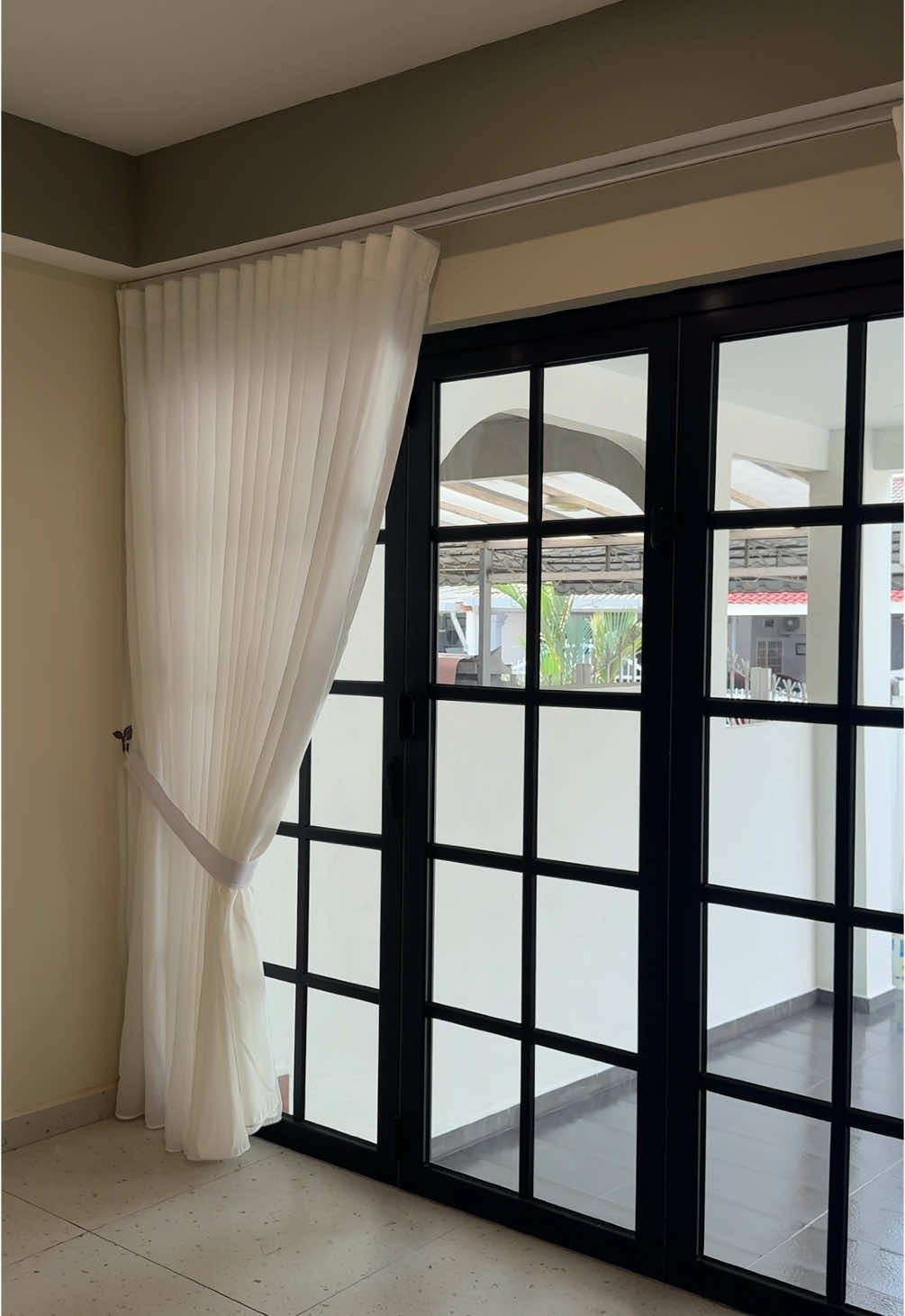 Our raya curtain is ready. So satisfied with how it looks alhamdulillah. Chose S fold sheer curtain so that the sunlight is able to come through, but people outside can’t see us inside 🫣  Thank you Wafiq from Langsir Mass Cantik. Never disappoint 🫡❤️ #langsirraya #renovaterumah #rumahsubsale #rumahkecil #langsirsfold #sfoldcurtain