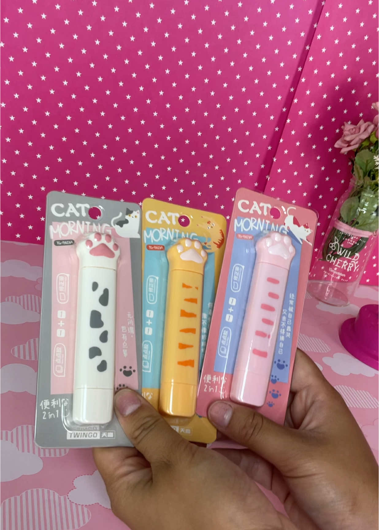 CORRETIVO EM FITA E COLA EM FITA! Uma grande novidade🤩 versátil e bonito os corretivo e cola 2 em 1 está de volta na nossa loja, venha já garantir o seu porque esgota muito rápido 💕 link na bio!!  #papelariasp #tiktok #tiktokreels #envioparatodobrasil✈️📦🇧🇷 #viralvideos #materialescolar #materialescolar #texweb #euamopapelaria #publi 