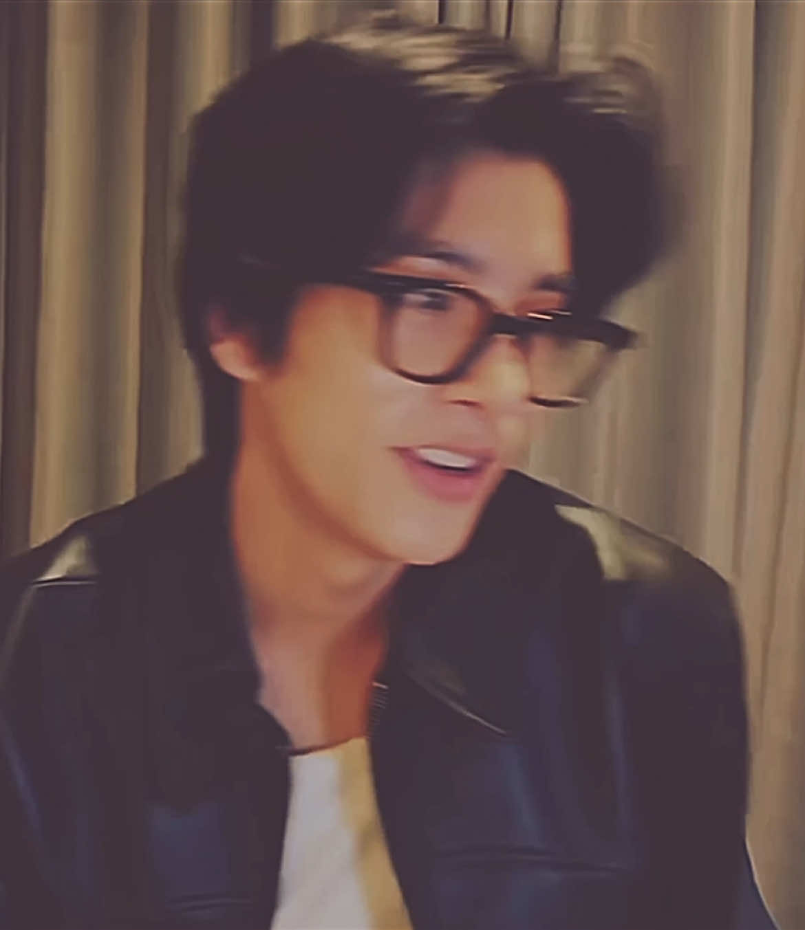 i was like that 🫦🫦 during the whole live🫠🫠 i had to make an edit with HIS voice (the spotify link of my jake’s playlist is in the comments) #jake #jakesim #jakeedit #jakeenhypen #simjaeyun #swim #chaseatlantic #swimchaseatlantic #enhypen #fyp