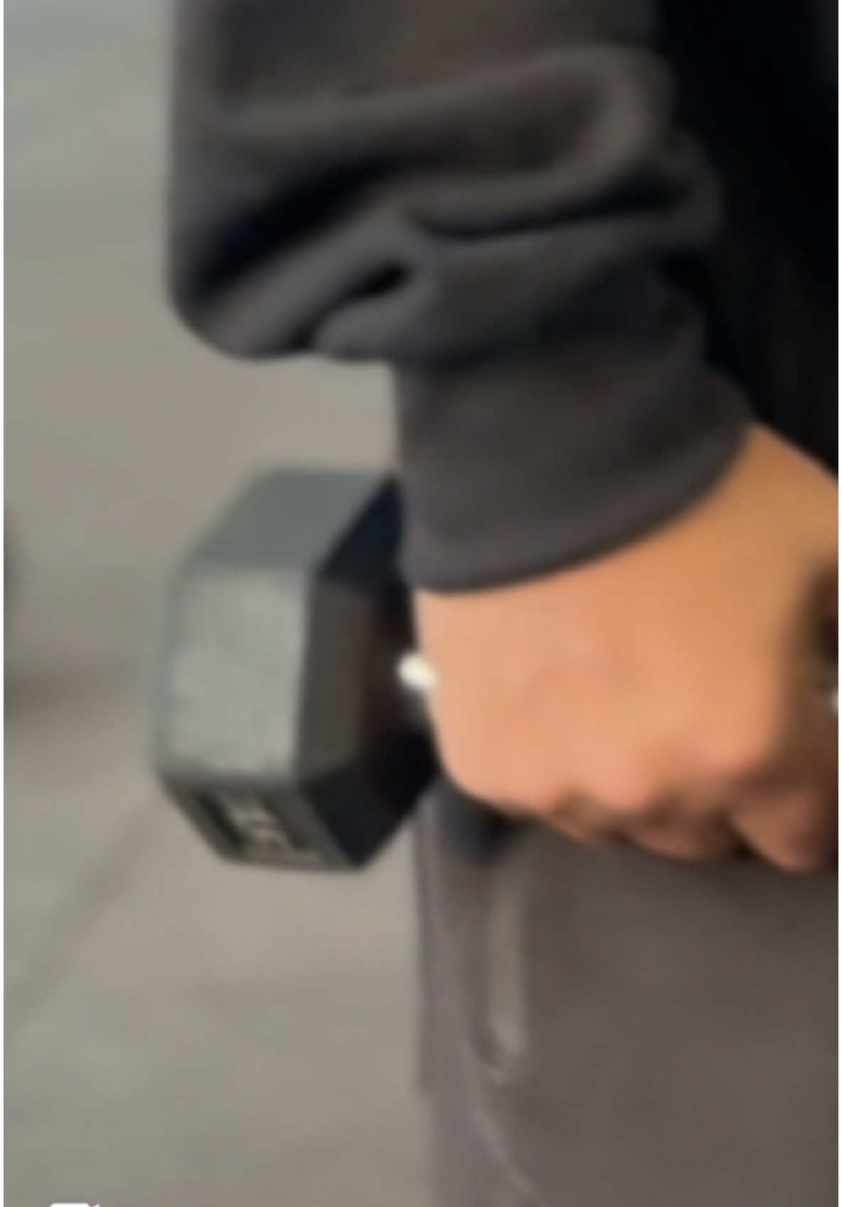 Importante:trabajar,entrenar y dormir. 🏋️👷🏻‍♂️🛌 #athlete #discipline #motivaciongym #Fitness #explorepage #gains #aesthetics #gym #bodybuilding #gymmotivation #workout #mentality #motivation #bestversionofyourself #Lifestyle #grind #athletemotivation #fitnessmotivation #bodybuilding #gymmotivation #Fitness 