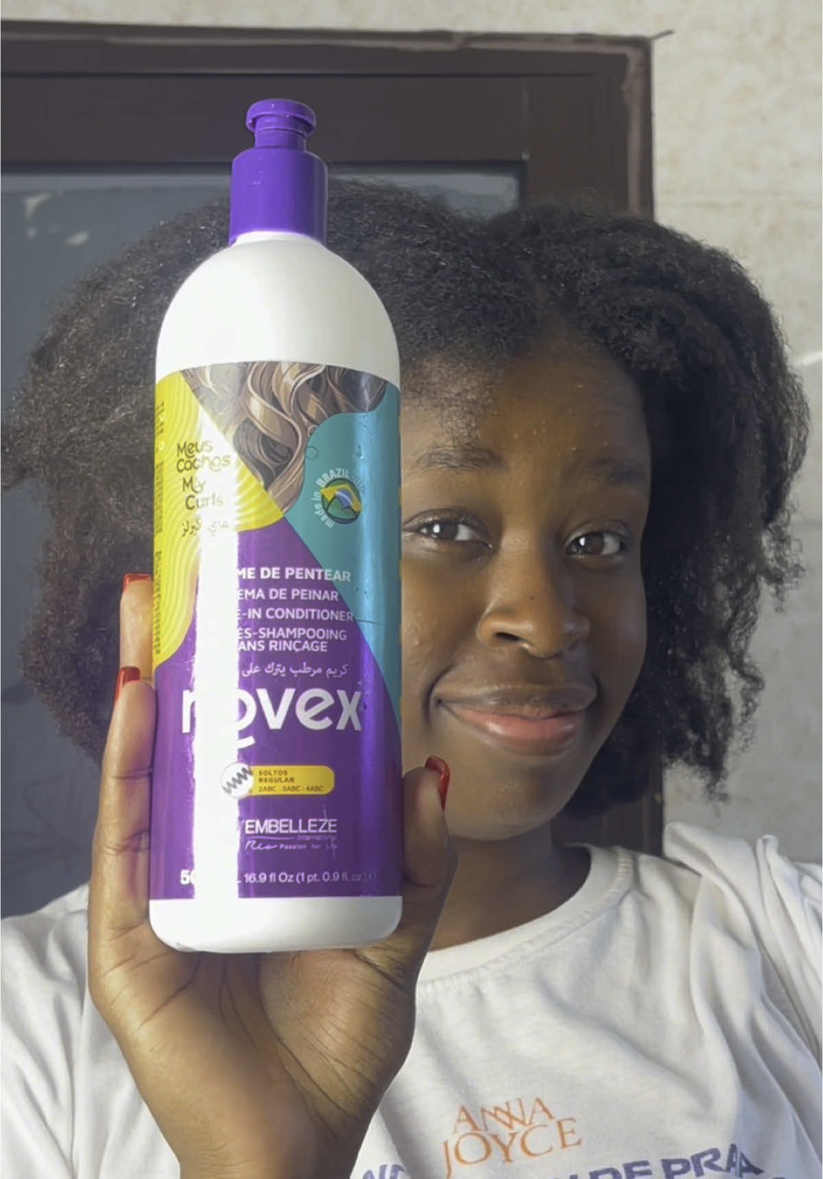 Penteado ✨  Vocês podem adicionar extensões ou um laço grande , tudo de acordo ao vosso gosto e criatividade 🫶🏾 Fiz usando os meus queridinhos do momento da @novex.palop ✨   #naturalhair #crespo #cabelo  Usariam ?  