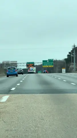 Highspeed chase in VA on I-64 by state police with a U-HUAL! JUST NOW!!#vastatepolice #virginia 