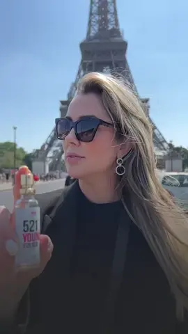 Elegância, poder e sofisticação em cada borrifada! Vivendo a essência da Amakha Paris diretamente da cidade mais charmosa do mundo. Porque um perfume não é só uma fragrância, é uma assinatura, uma marca registrada de quem você é. Sinta-se confiante, única e irresistível com Amakha Paris. #AmakhaParis #Paris #Perfume