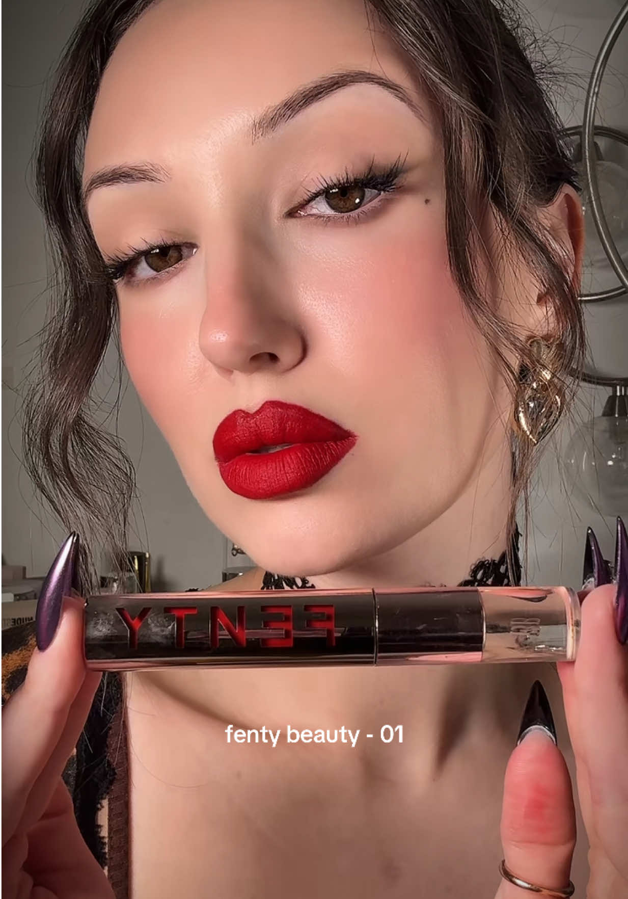 RED FEVER 🥴 IG: Allunah  @Fenty Beauty 01 - @Too Faced lady bold - @Armani beauty 08 - @Valentino.Beauty 22R  #makeup #redlipstick #redlips 