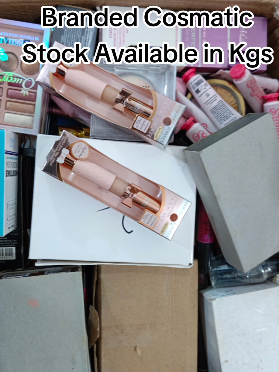 Cosmatics stock Available in kgs #ukcollection #wholsale #kg #makup #orignal #cosmatics #mascara #makupbox 