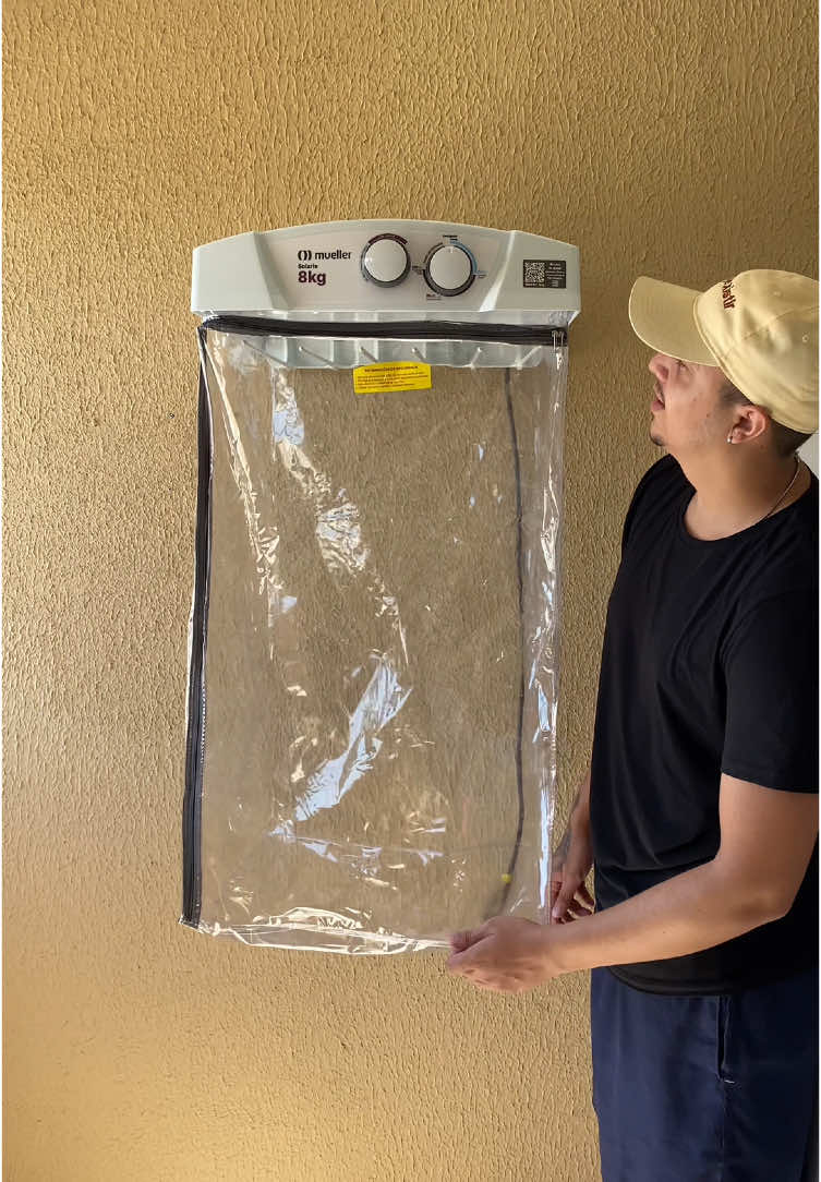 Comprei uma secadora de parede, e como eu moro sozinho em apartamento, e por aqui não tem tanto espaço na minha área de serviço, depois de muito pesquisar, encontrei a Secadora de Roupa Solaris de 8kg da @Mueller Eletrodomésticos, que tem me salvado! ✅ Compacta e prática ✅ Ar quente e frio ✅ 6 varões + 5 cabides Agora é só instalar e ver se ela manda bem mesmo! Partiu testar? 🔧🔥 #SecadoraDeRoupas #muellereletrodomestico #mueller #rotina #Lifestyle #morarsozinho #morandosozinho 