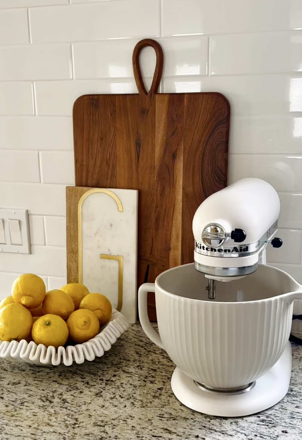 unbox my new @KitchenAid mixer 🤍 I’m obsessed!!  @crateandbarrel  #homedecor #homemade #kitchenaid #kitchenaidmixer #kitchengadgets #kitchenware #kitchendesign #kitchendecor #cooking #bakingtiktok #baking #homecooking #crateandbarrel #homedecor #homeimprovement #homeproject #decorations #interiordesign #interiordecor #homeinspo #simpledecor 