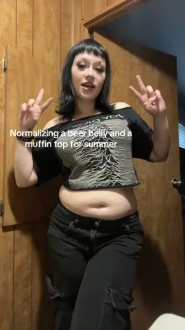 I care more about being happy and healthy than looking good in a bikini (I look great in bikinis)😝with all of these toxic TikTok trends going around about posting how much you weigh, I just wanted to remind people a recovered loved body can be beautiful too   #sixamhotdog 
